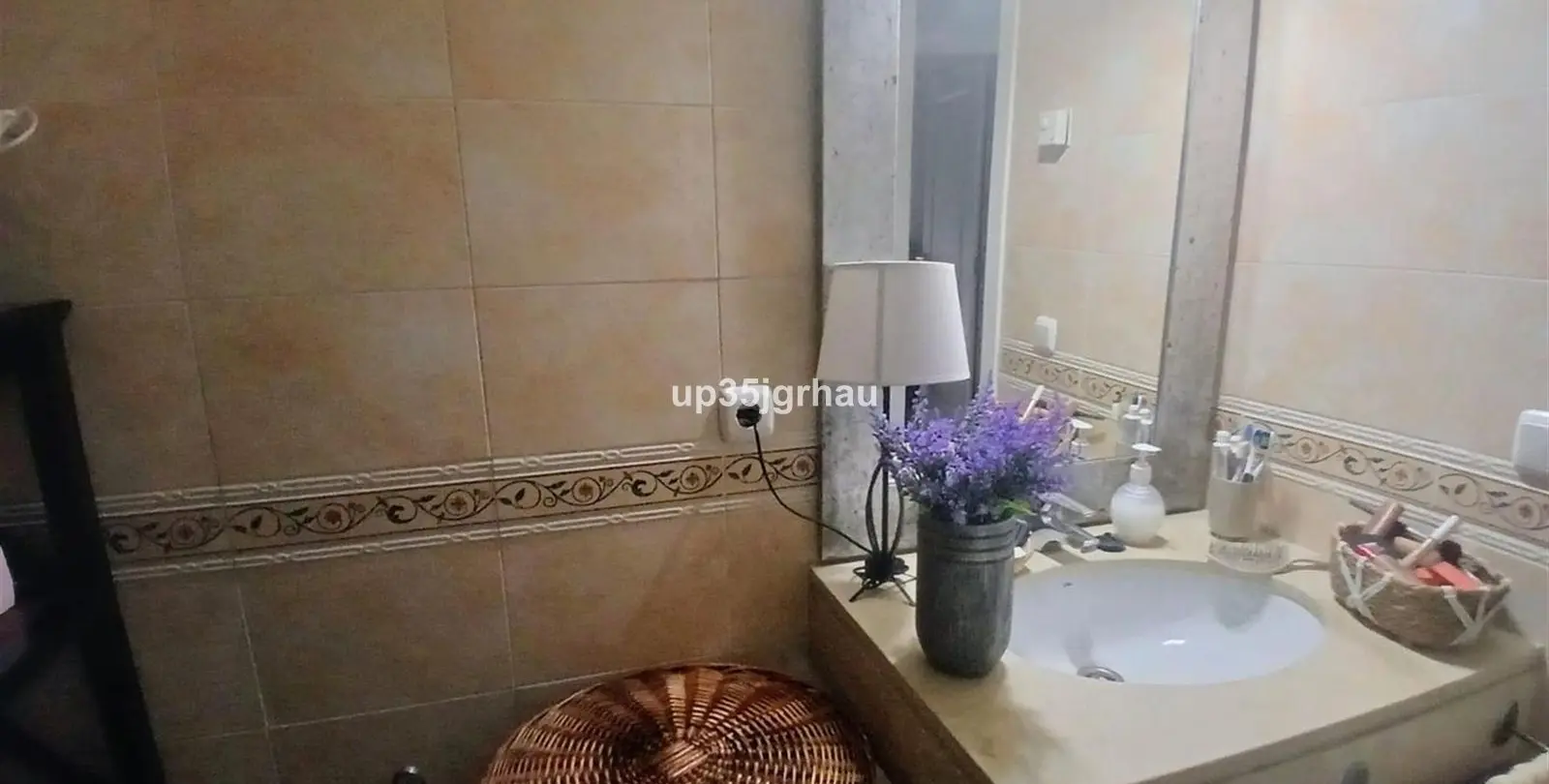 Venta de apartamento en planta media en Estepona 27