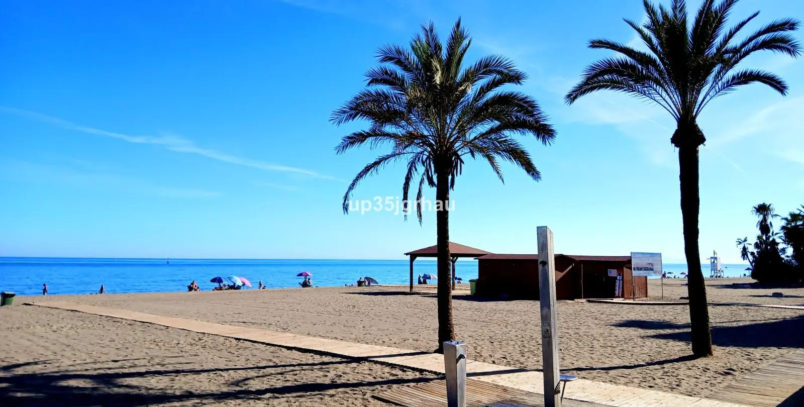 Venta de apartamento en planta media en Estepona 32