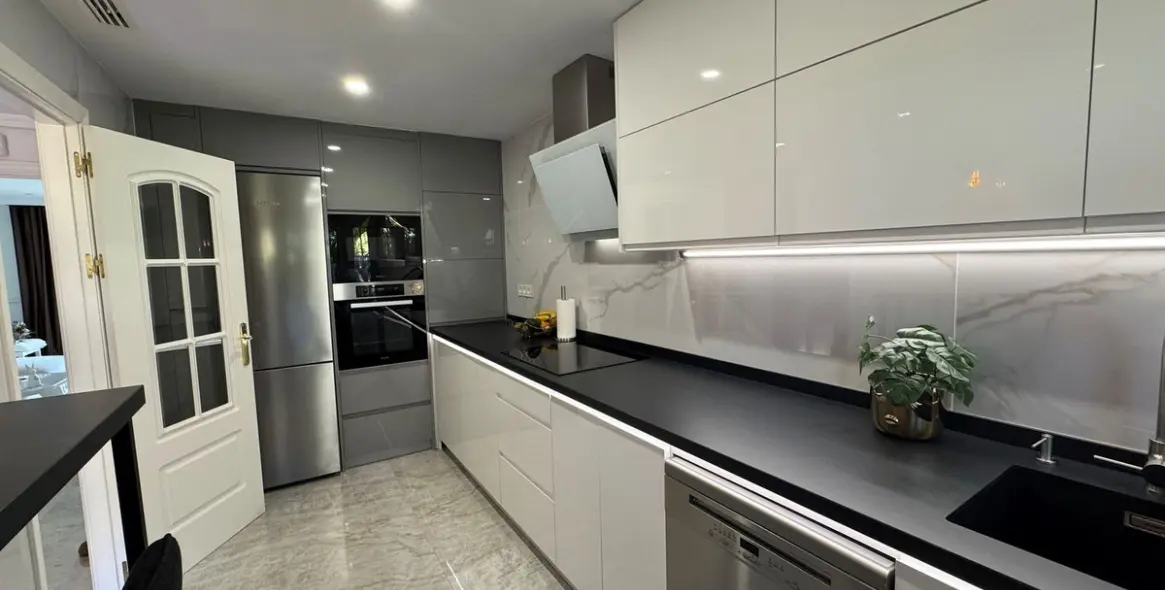 Sale of townhouse in Calahonda 8