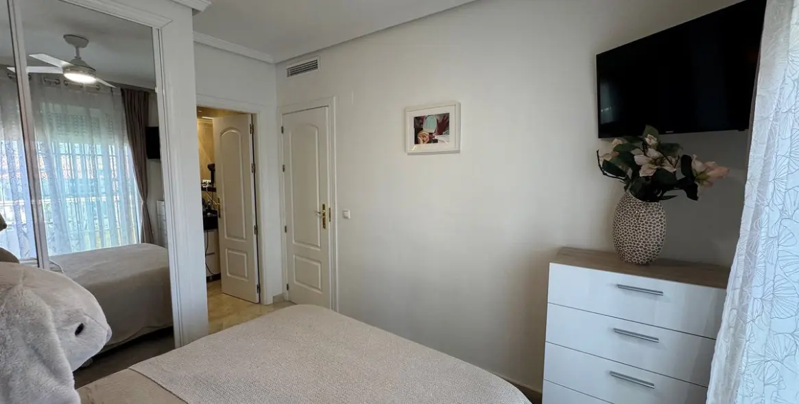 Sale of townhouse in Calahonda 17