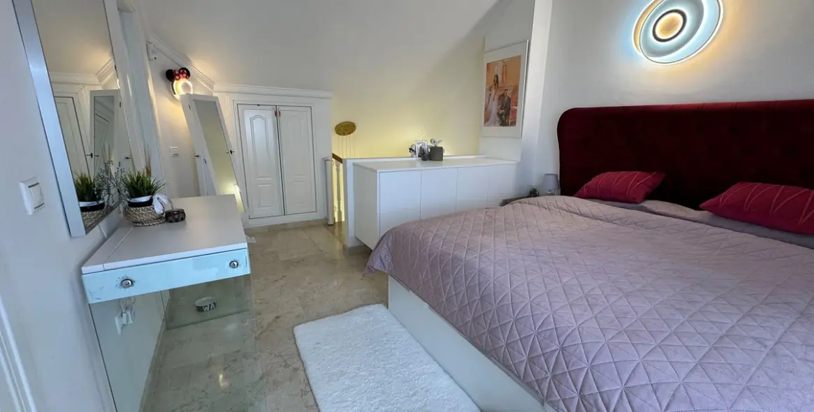 Sale of townhouse in Calahonda 21