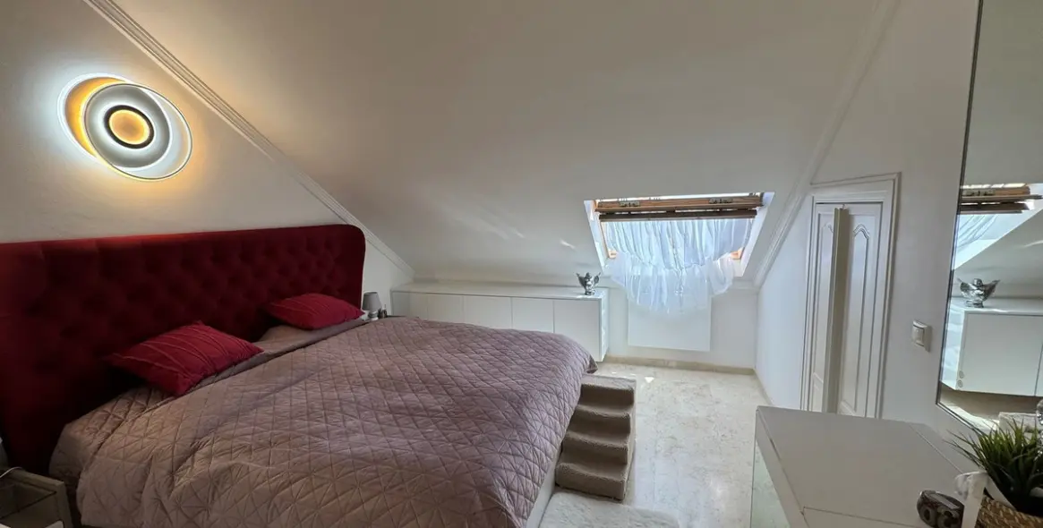 Sale of townhouse in Calahonda 22