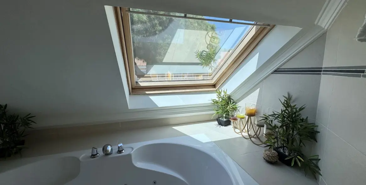 Sale of townhouse in Calahonda 24