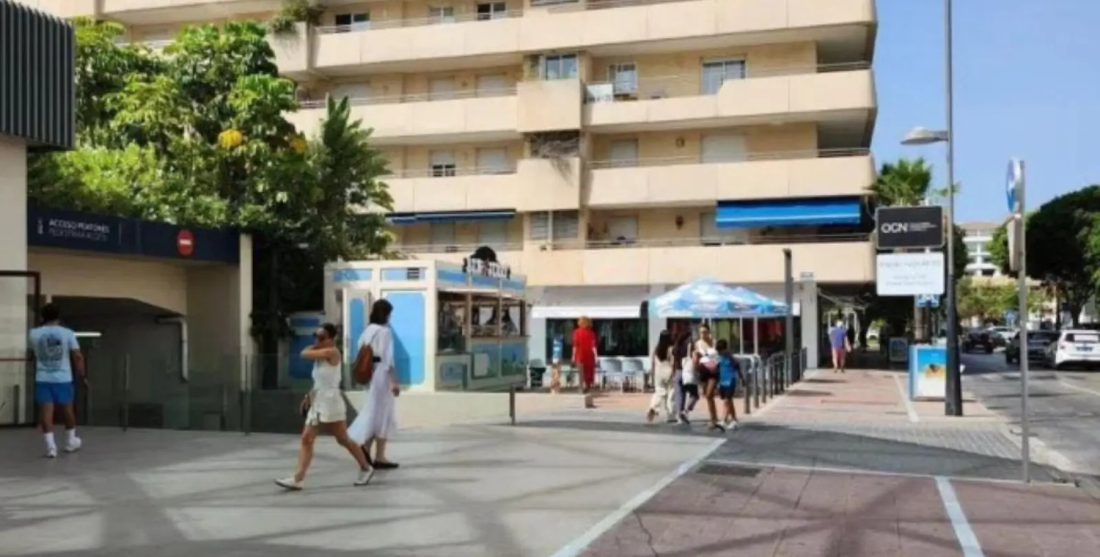 Sale of middle floor apartment in Puerto Banús 1