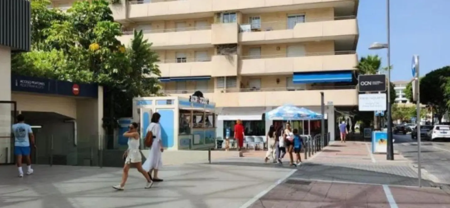 Sale of middle floor apartment in Puerto Banús 0