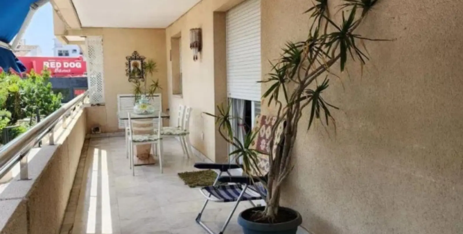 Sale of middle floor apartment in Puerto Banús 2