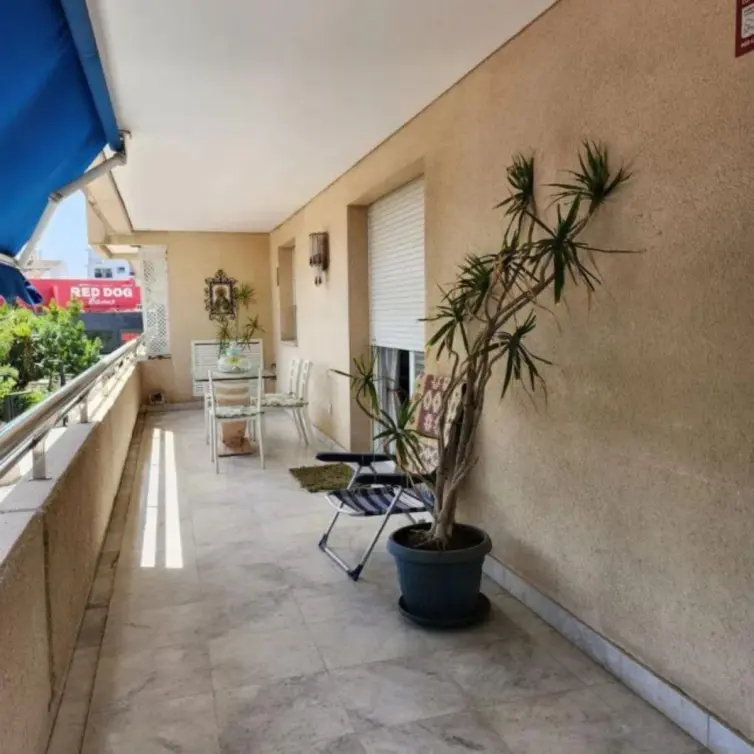 Sale of middle floor apartment in Puerto Banús