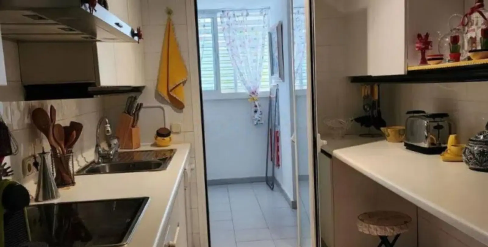 Sale of middle floor apartment in Puerto Banús 5