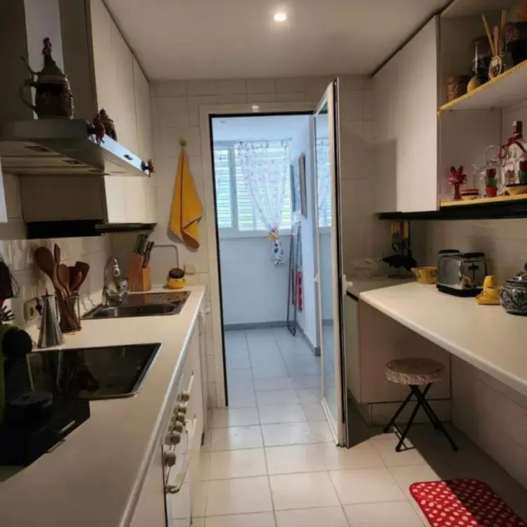 Sale of middle floor apartment in Puerto Banús
