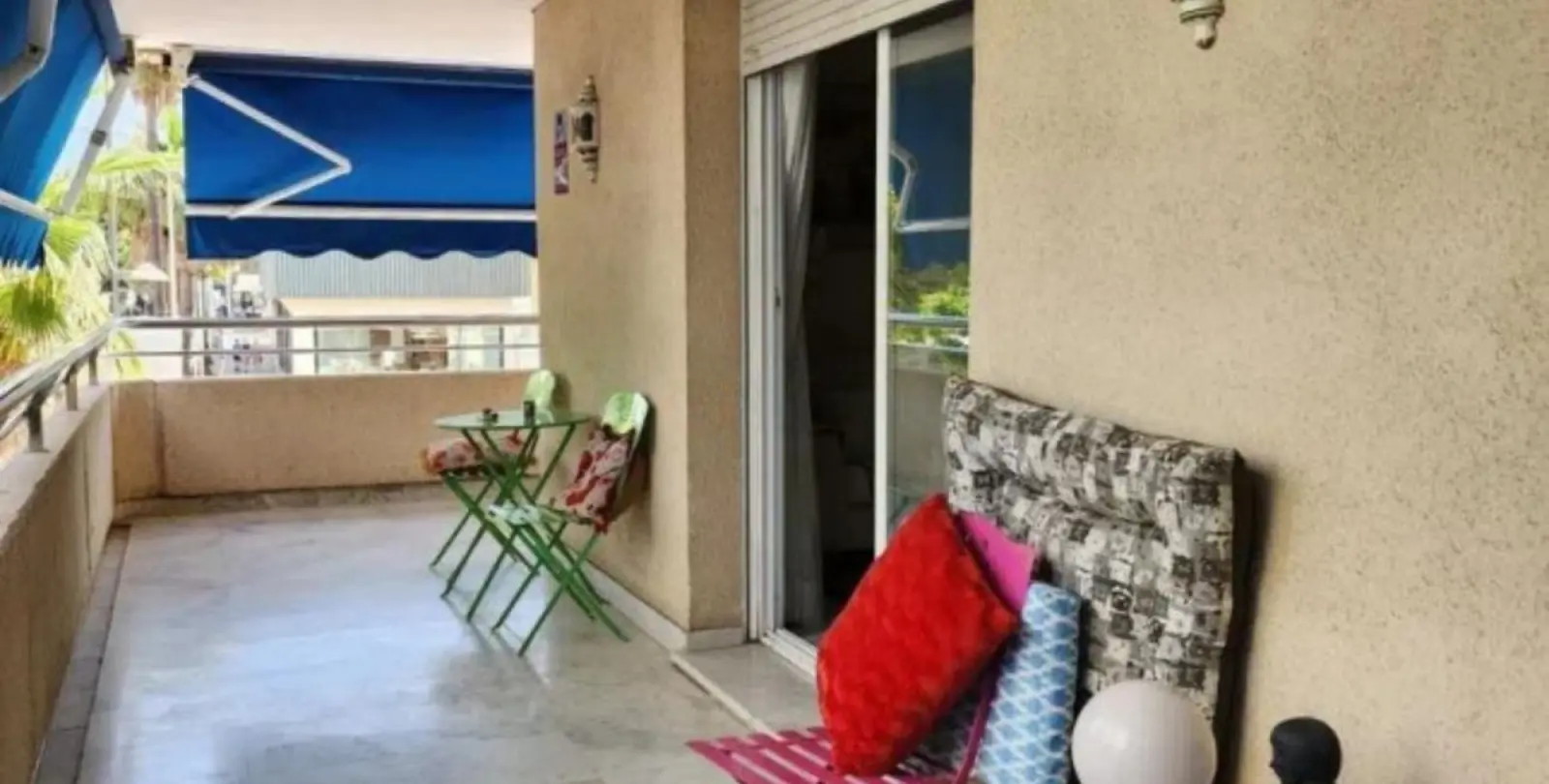 Sale of middle floor apartment in Puerto Banús 9