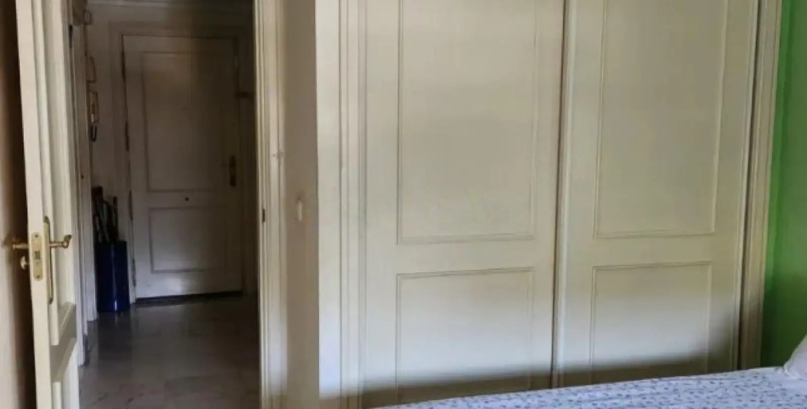 Sale of middle floor apartment in Puerto Banús 15