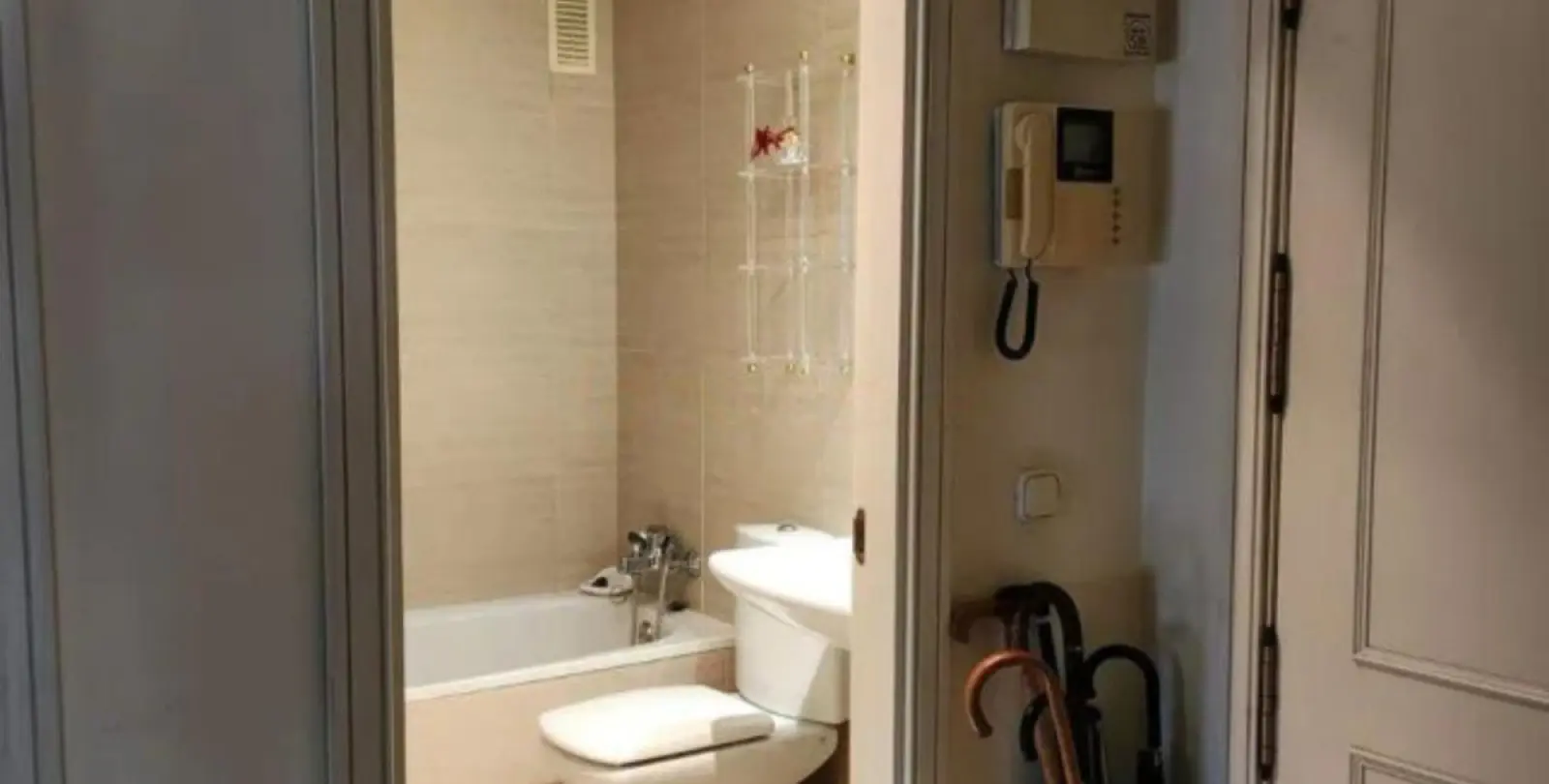 Sale of middle floor apartment in Puerto Banús 18