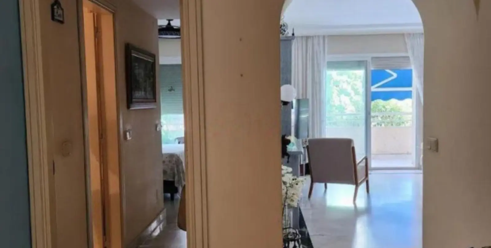 Sale of middle floor apartment in Puerto Banús 25