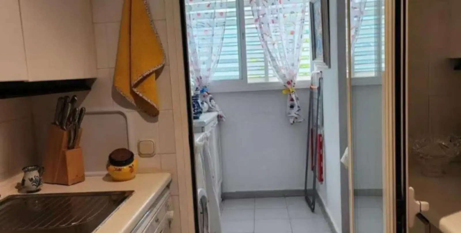 Sale of middle floor apartment in Puerto Banús 28