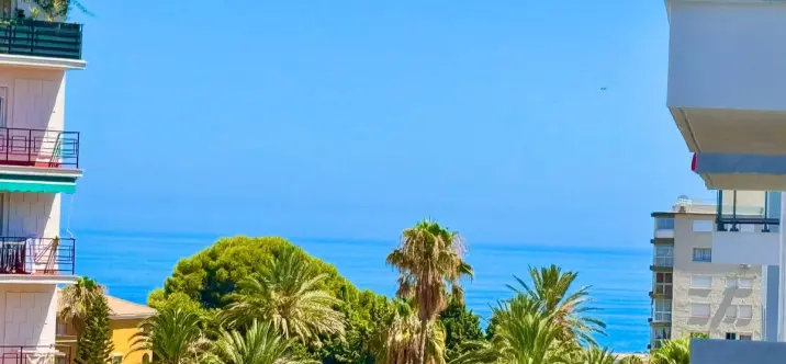 Venta de apartamento en planta media en Benalmadena Costa 0