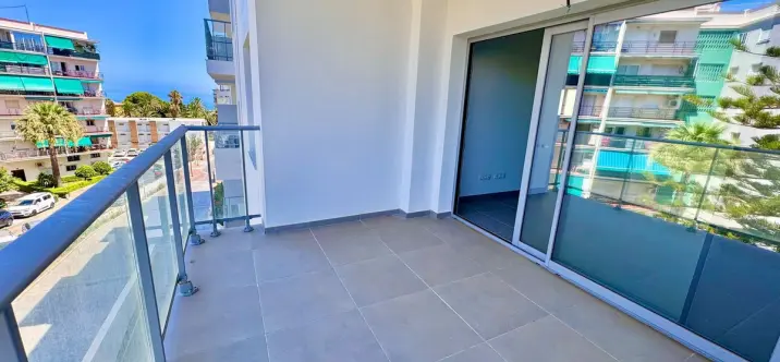 Venta de apartamento en planta media en Benalmadena Costa 1