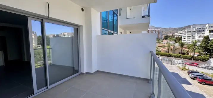 Venta de apartamento en planta media en Benalmadena Costa 3