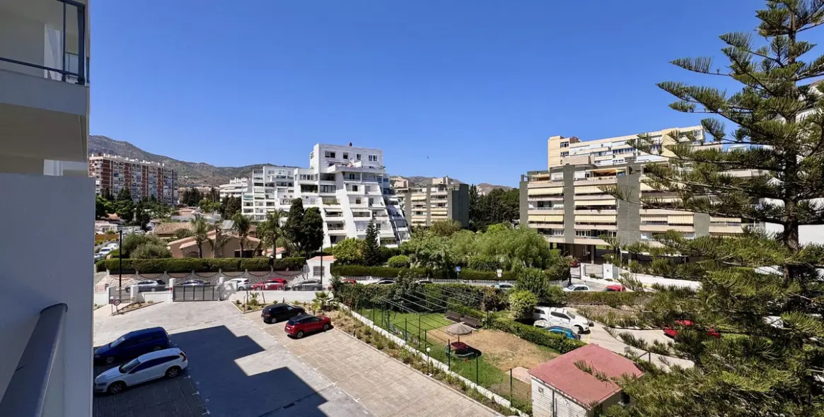 Продажа апартаментов на среднем этаже в Benalmadena Costa 6