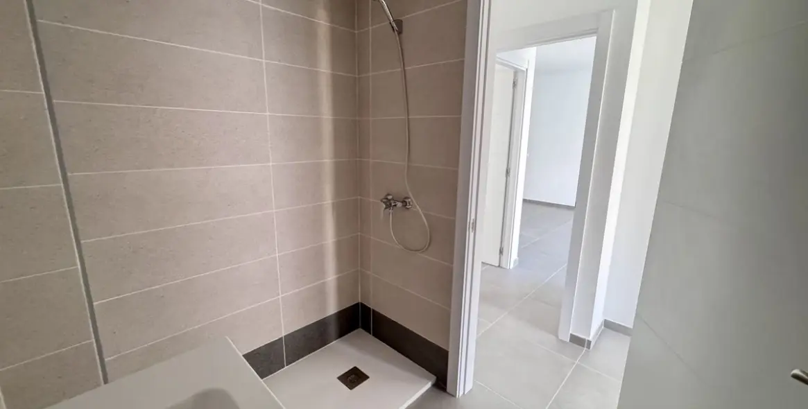 Продажа апартаментов на среднем этаже в Benalmadena Costa 33