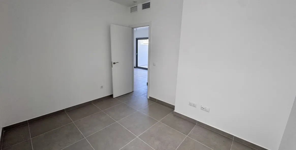 Продажа апартаментов на среднем этаже в Benalmadena Costa 38