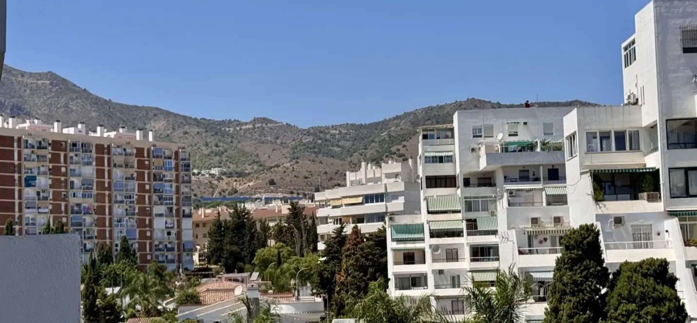 Продажа апартаментов на среднем этаже в Benalmadena Costa 4