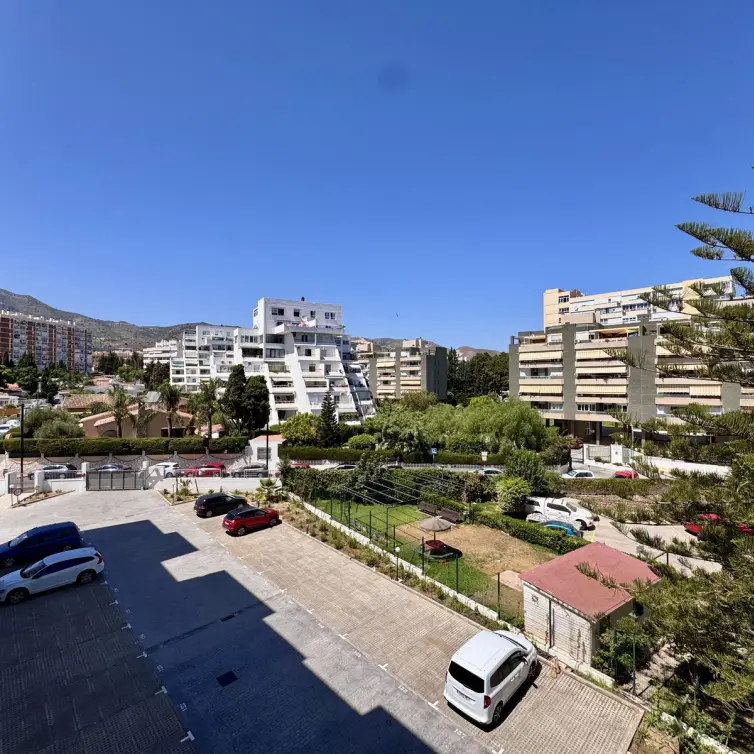 Продажа апартаментов на среднем этаже в Benalmadena Costa