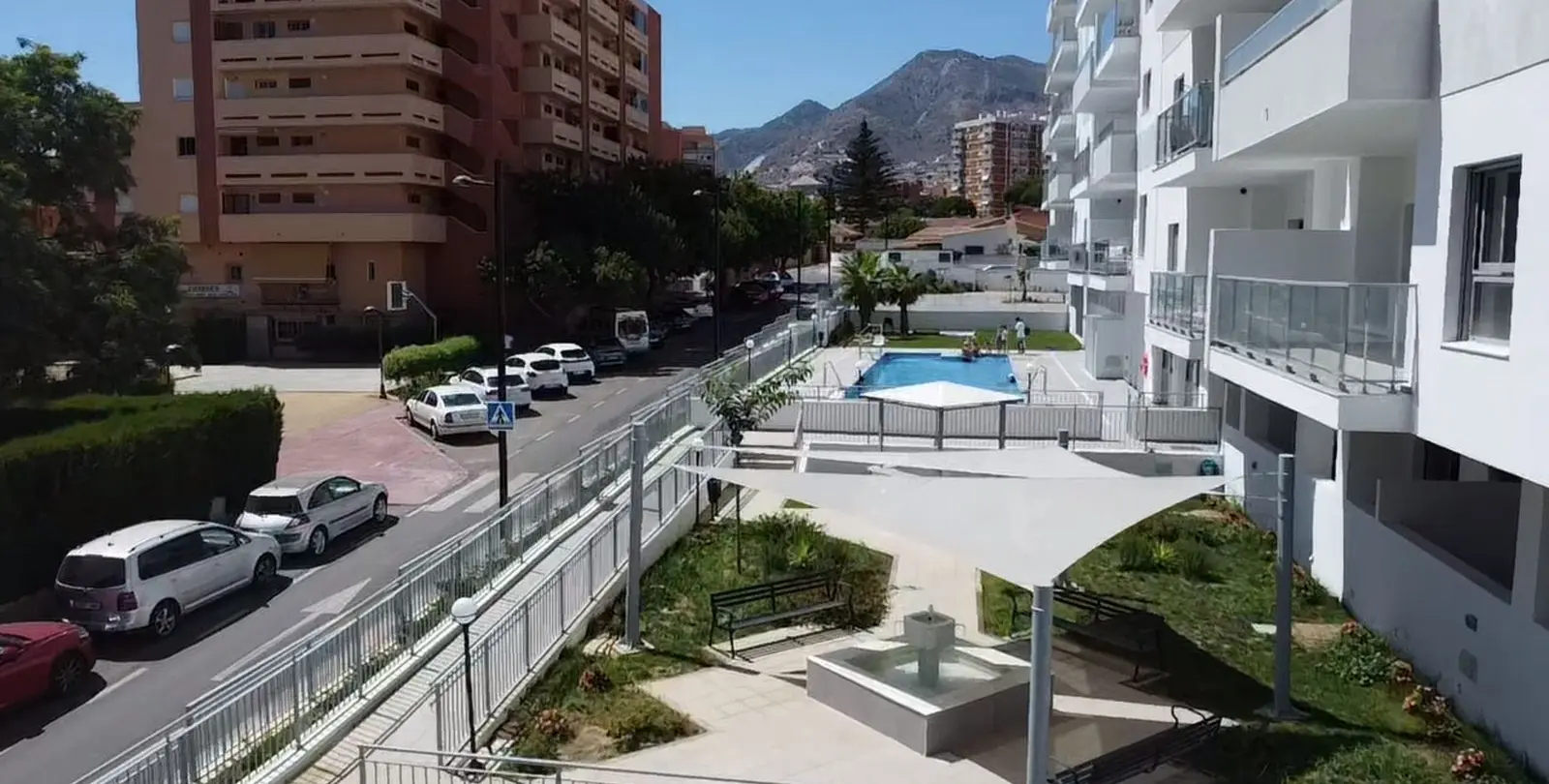 Venta de apartamento en planta media en Benalmadena Costa 41