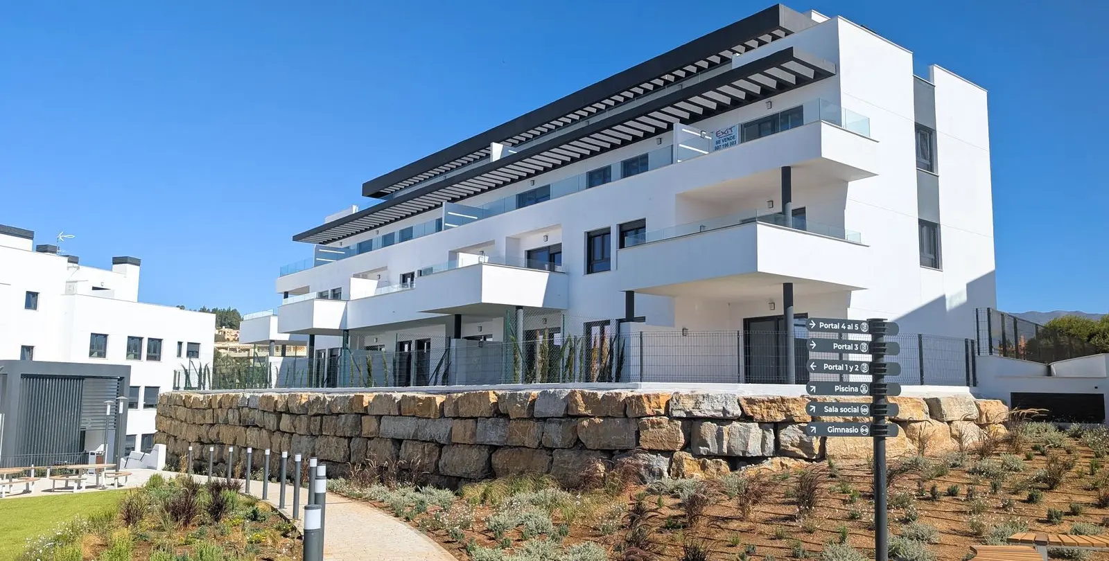 Продажа апартаментов на среднем этаже в El Chaparral 9