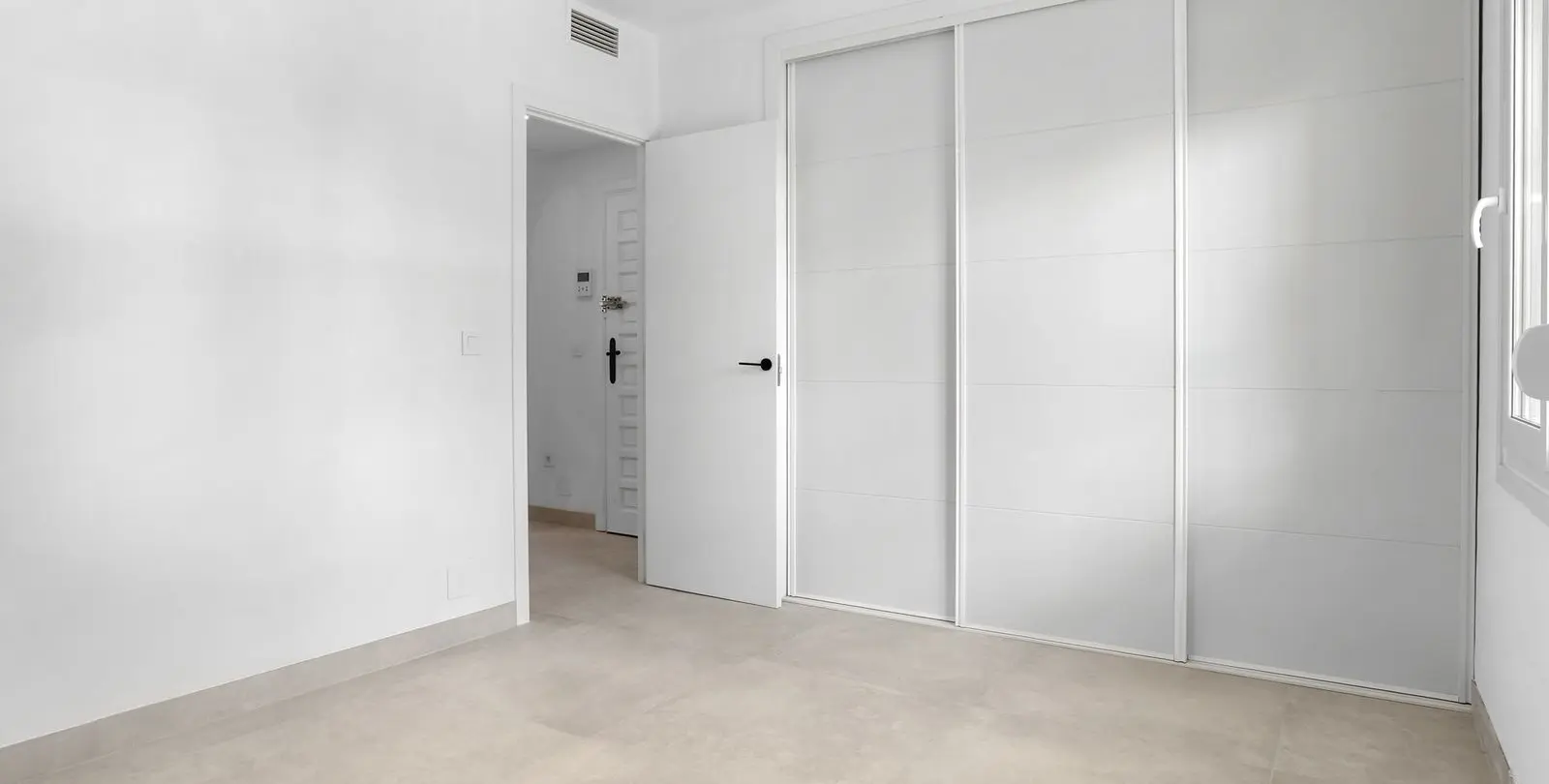 Sale of ground floor apartment in Nueva Andalucía 3
