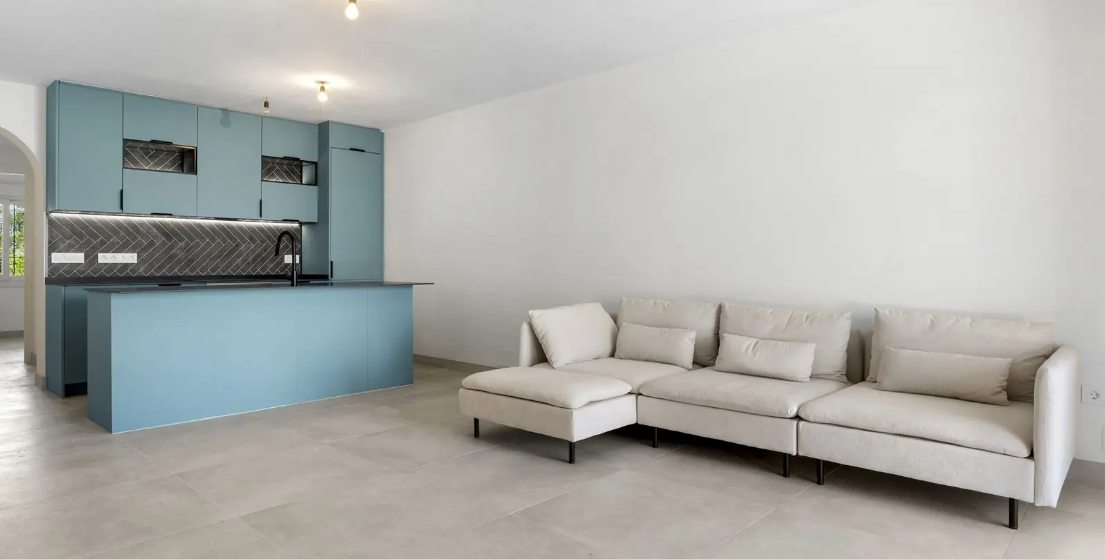 Sale of ground floor apartment in Nueva Andalucía 13
