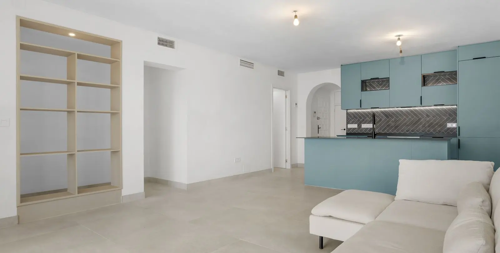 Sale of ground floor apartment in Nueva Andalucía 19