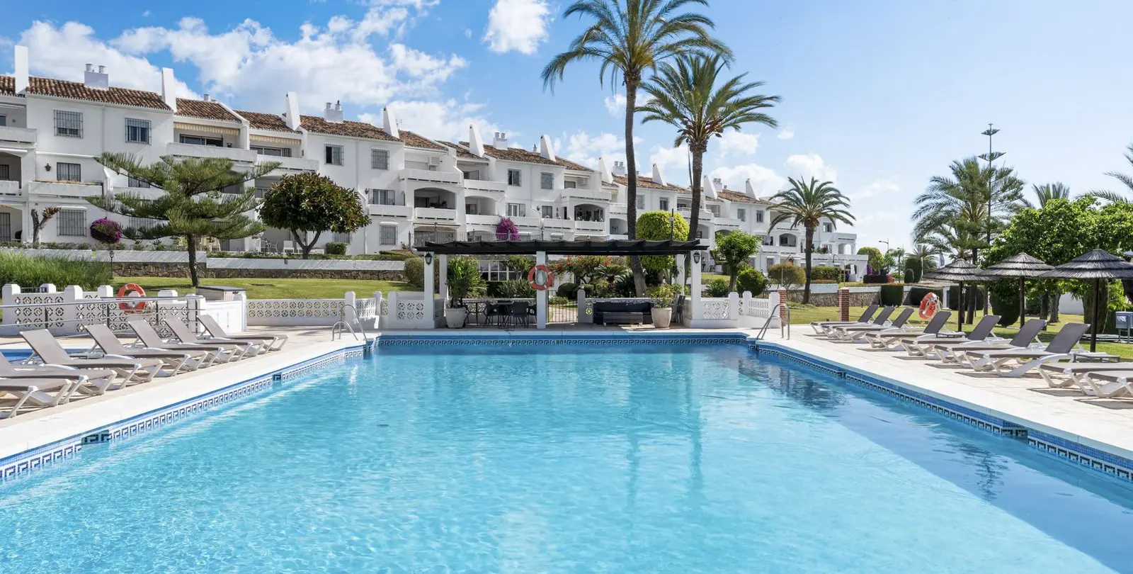 Sale of ground floor apartment in Nueva Andalucía 22