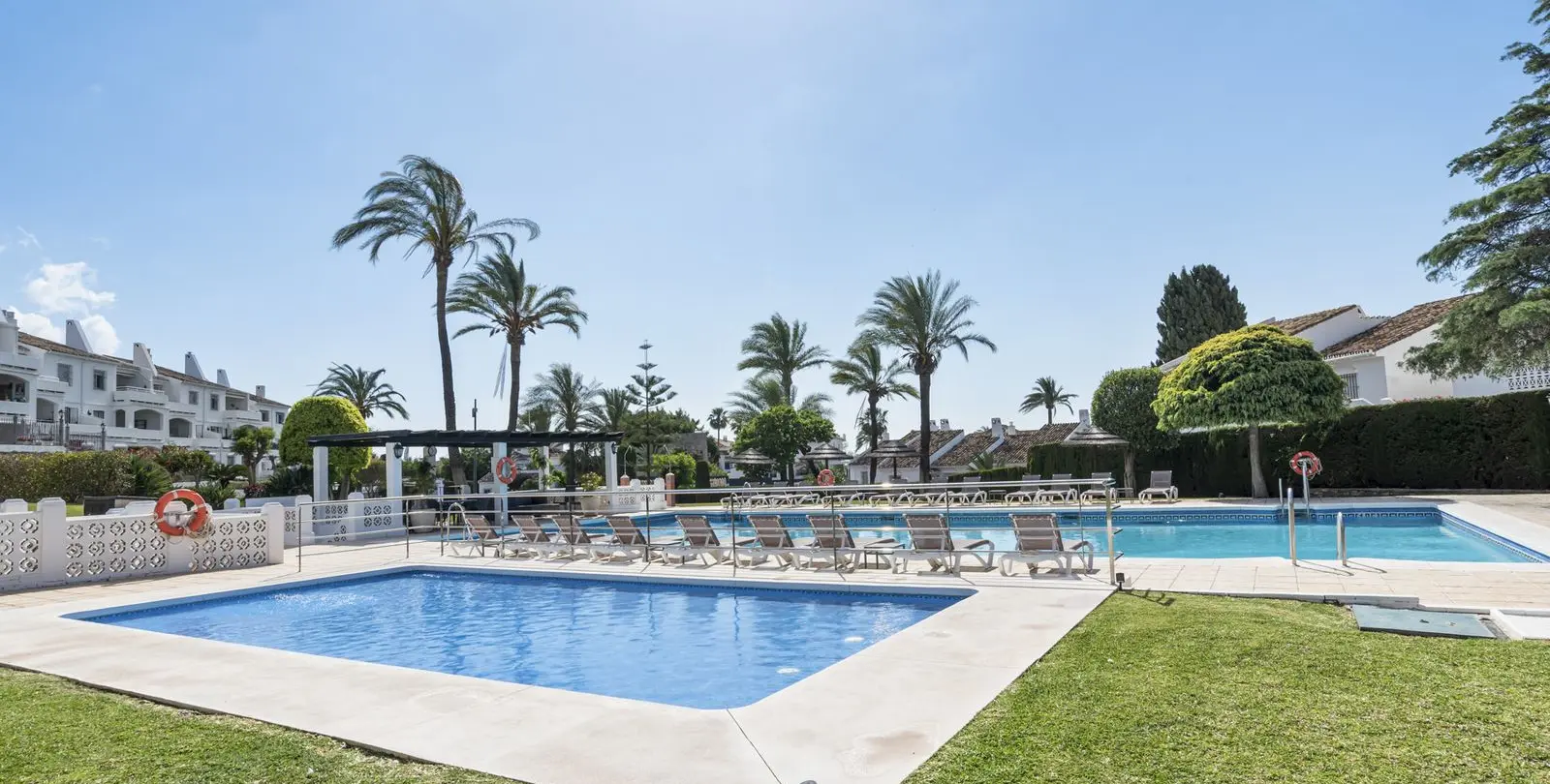 Sale of ground floor apartment in Nueva Andalucía 24