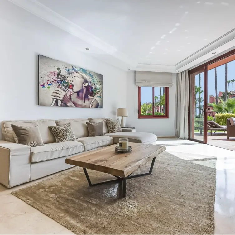 Продажа апартаментов на первом этаже в Estepona