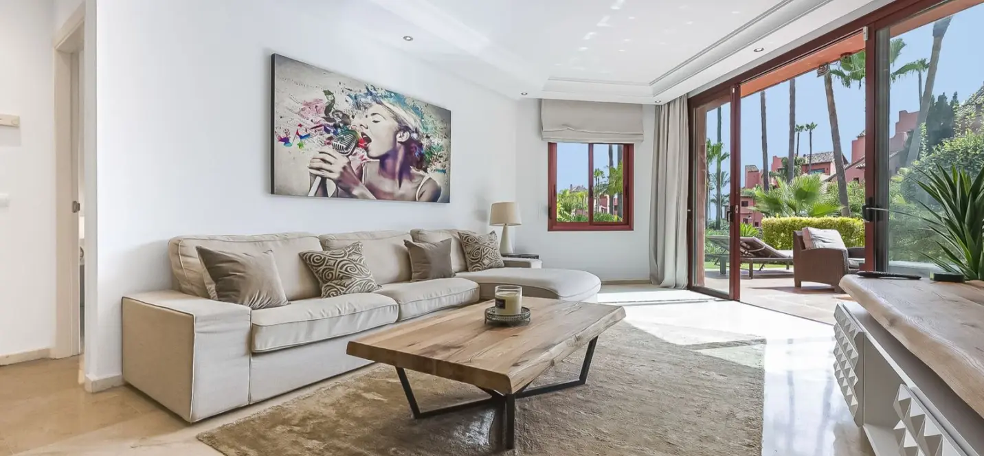 Продажа апартаментов на первом этаже в Estepona 3