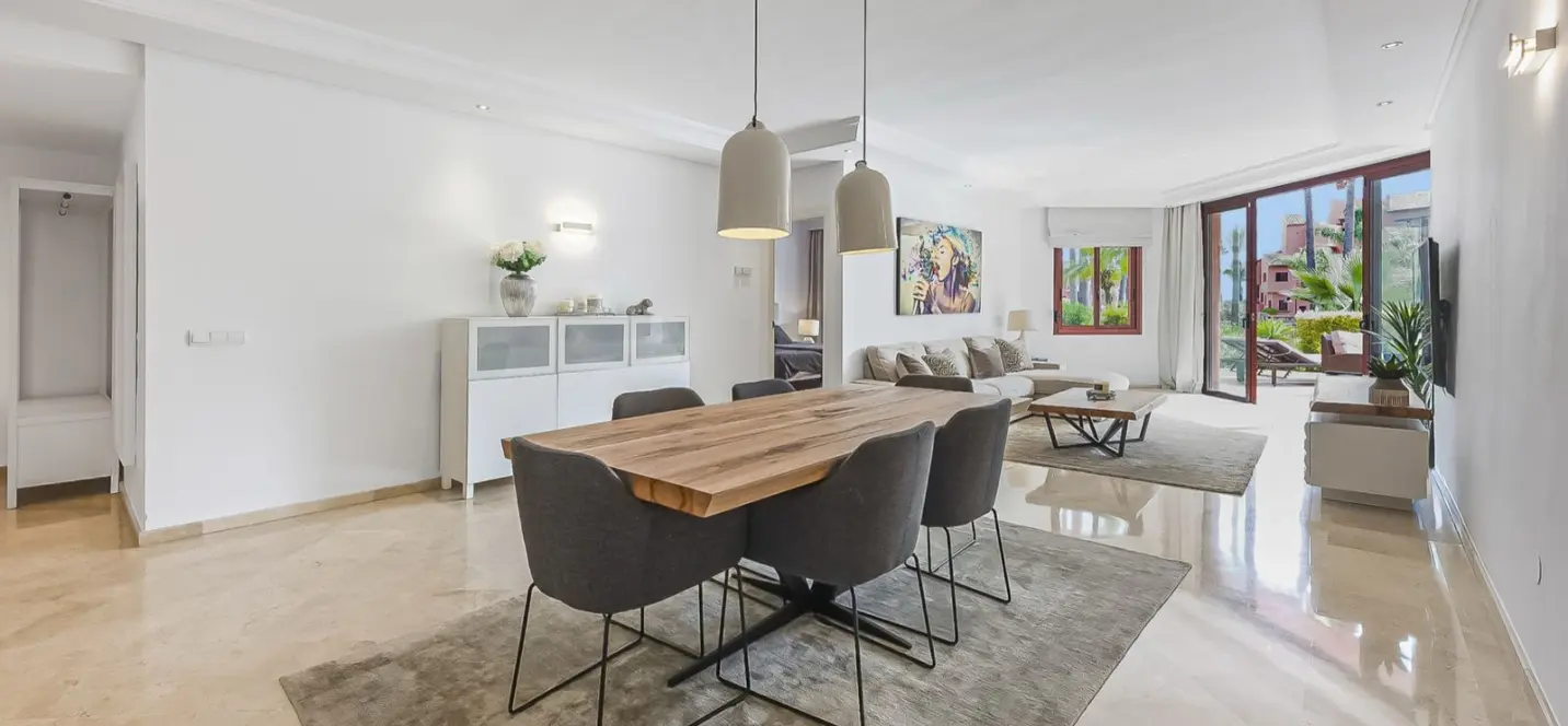 Продажа апартаментов на первом этаже в Estepona 4
