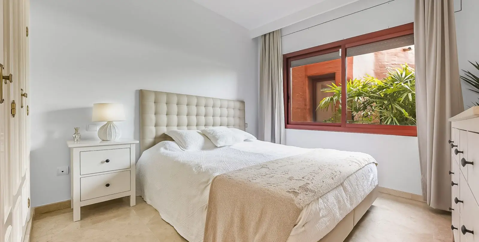 Продажа апартаментов на первом этаже в Estepona 11