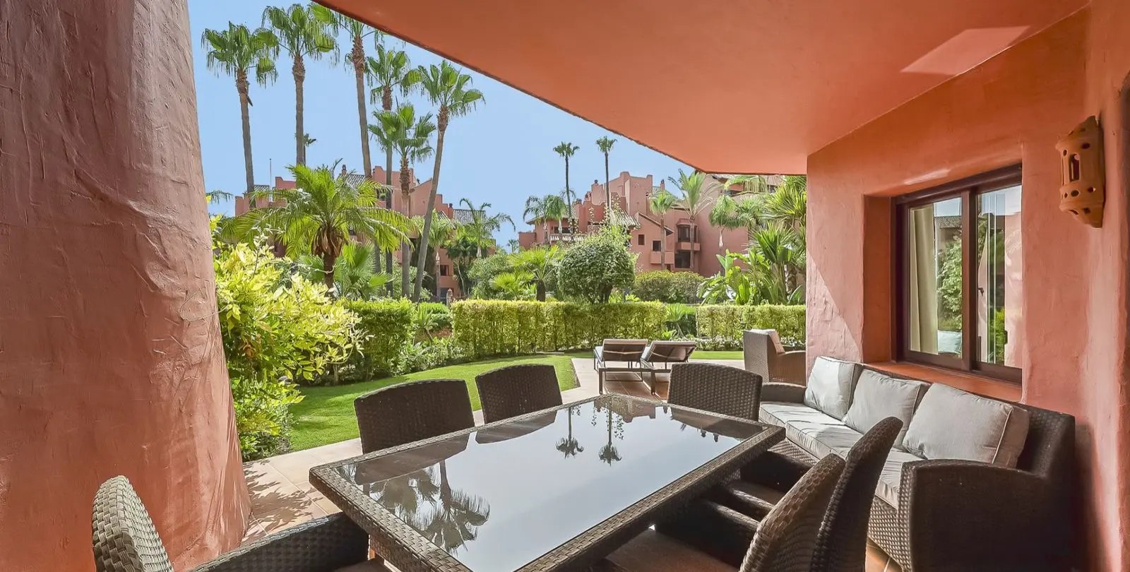 Продажа апартаментов на первом этаже в Estepona 17