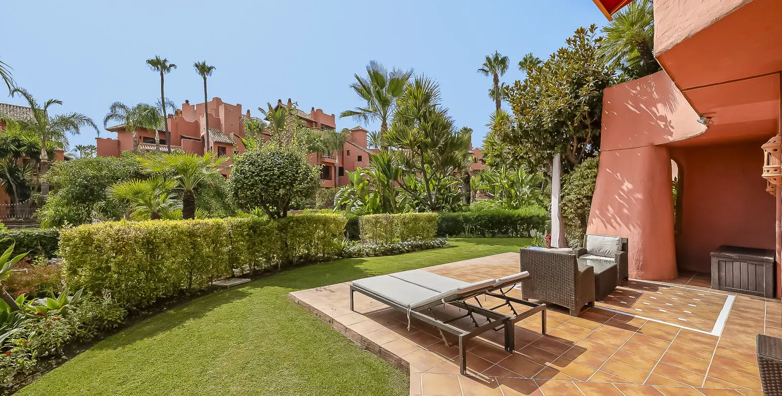 Продажа апартаментов на первом этаже в Estepona 23