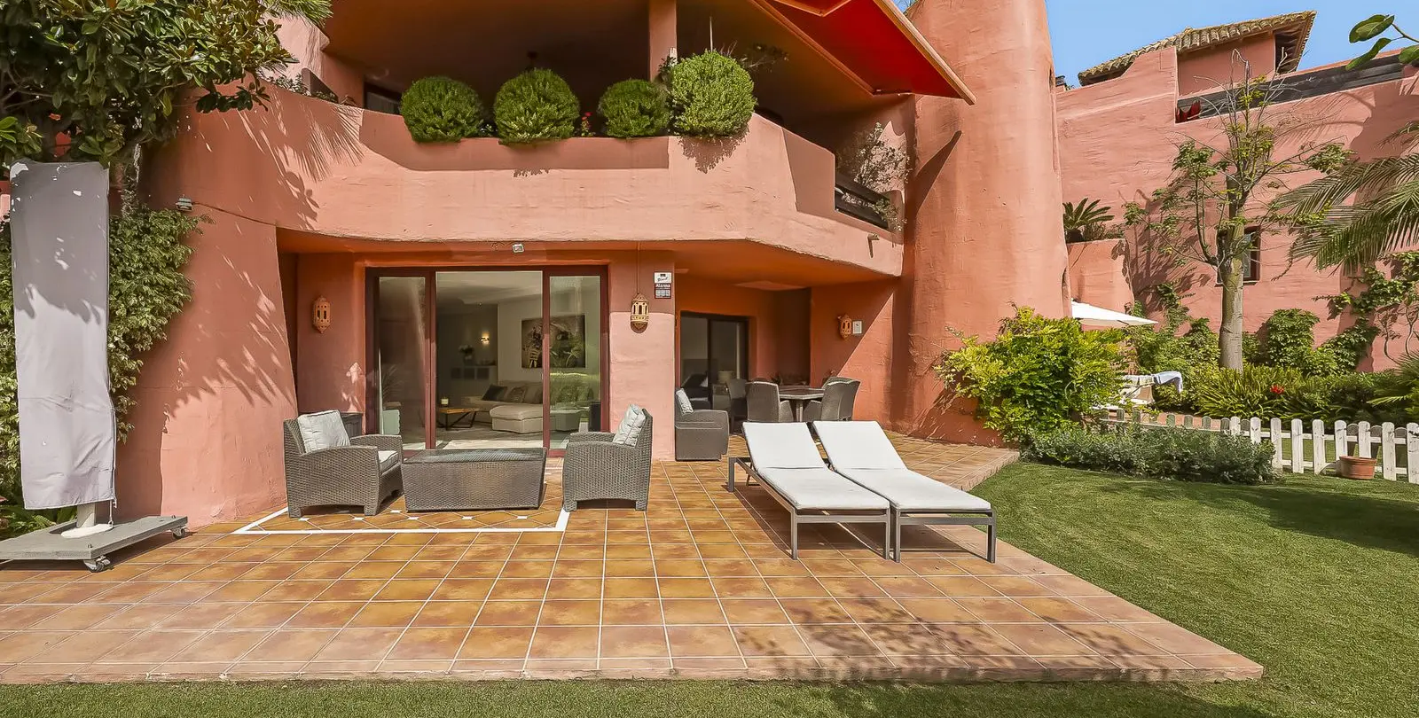 Продажа апартаментов на первом этаже в Estepona 24