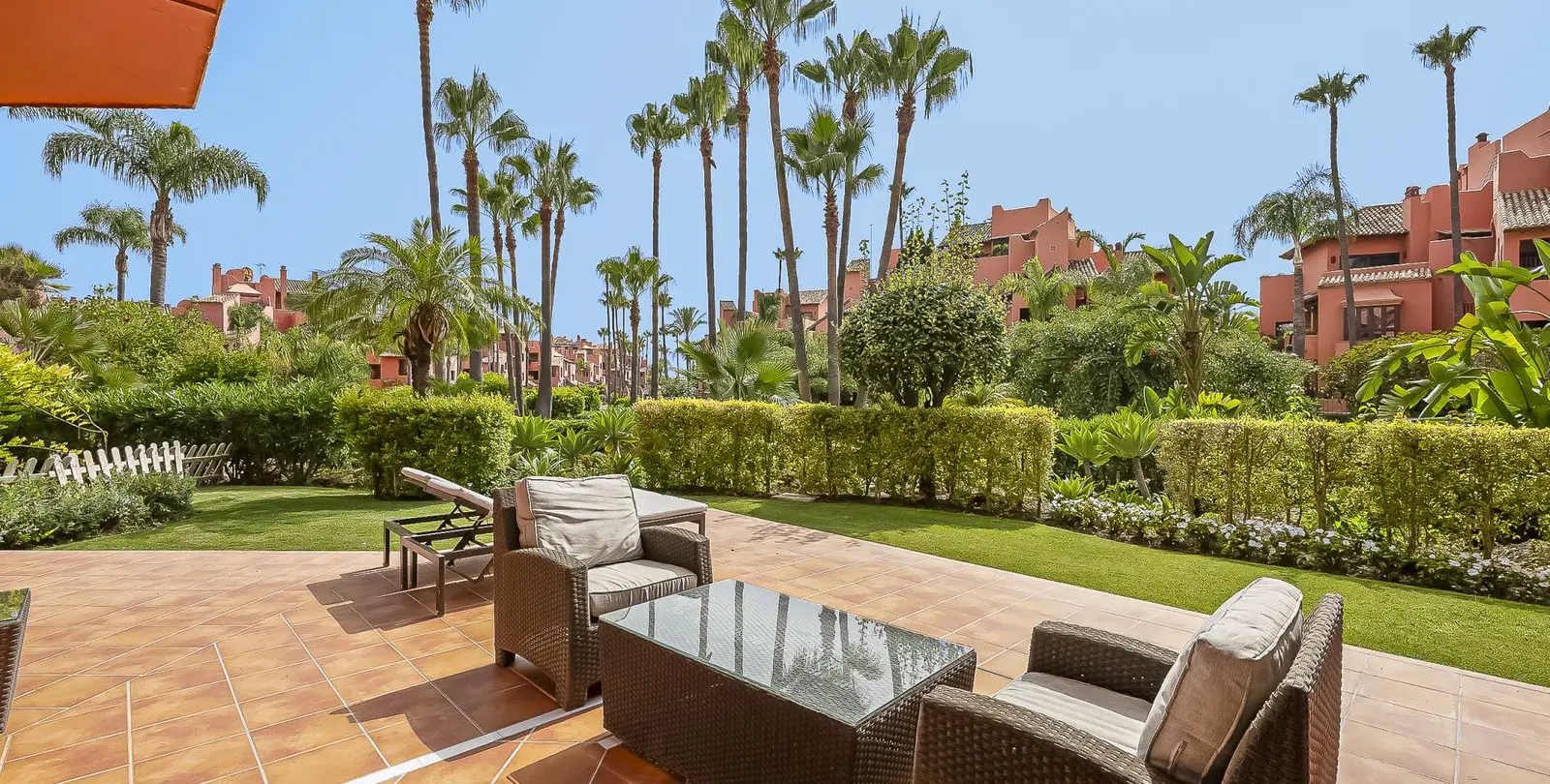 Продажа апартаментов на первом этаже в Estepona 25
