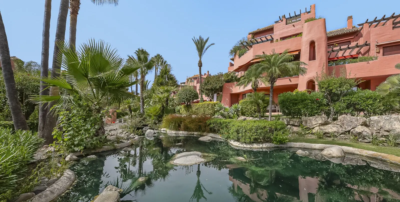 Продажа апартаментов на первом этаже в Estepona 27