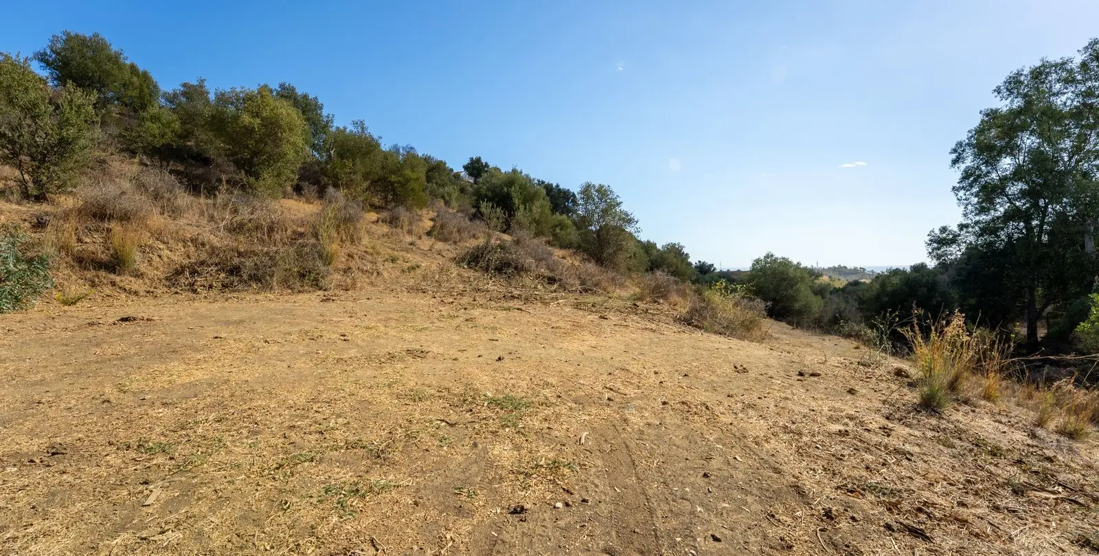 Sale of residential plot in Cerros del Aguila 8