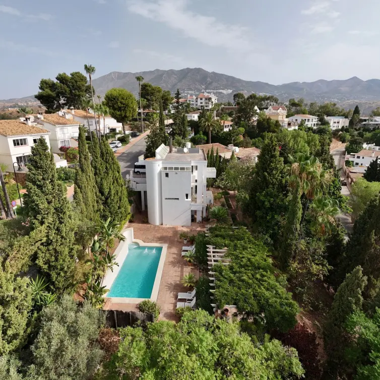 Продажа  отдельно стоящей виллы в Campo Mijas