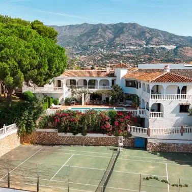 Venta de villa independiente en Sierrezuela