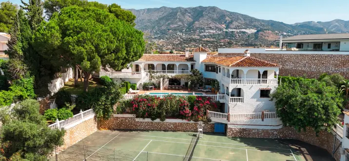 Venta de villa independiente en Sierrezuela 0