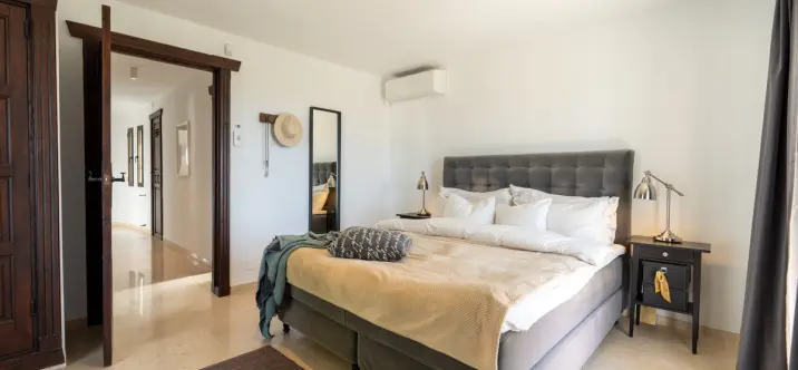 Venta de villa independiente en Sierrezuela 2
