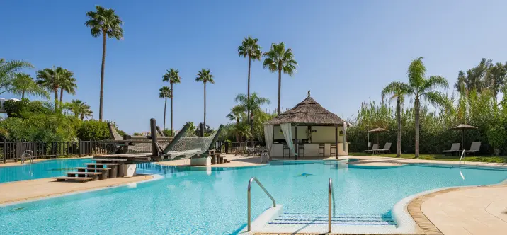 Venta de apartamento en planta baja en Estepona 0