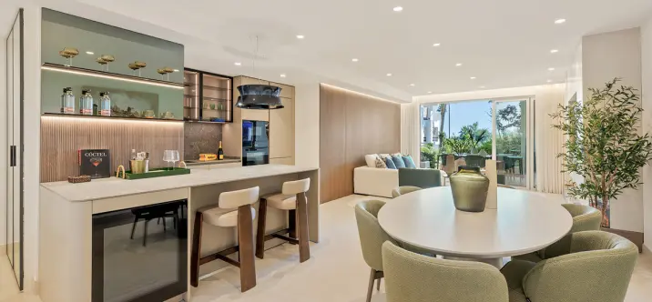 Venta de apartamento en planta baja en Estepona 1