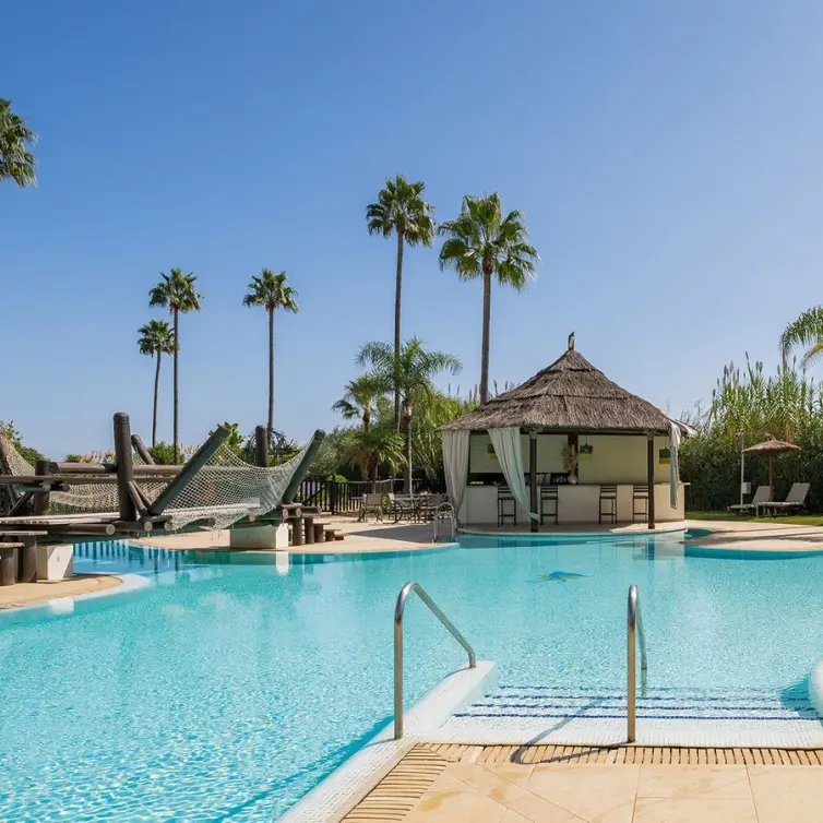 Venta de apartamento en planta baja en Estepona